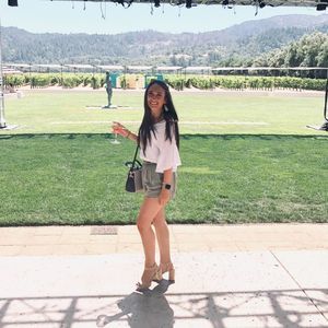 Meet your Posher, Megan